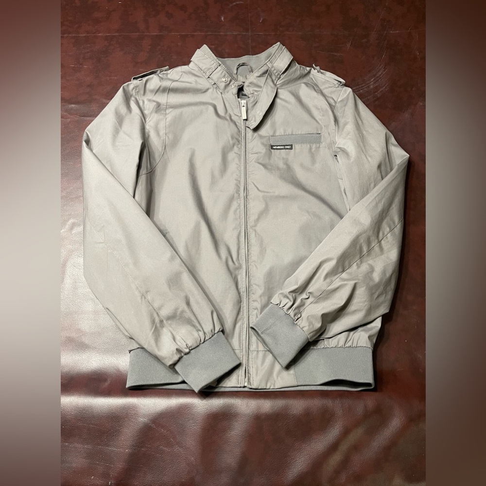 Members only, grey, size small. Gently used, almost like new.